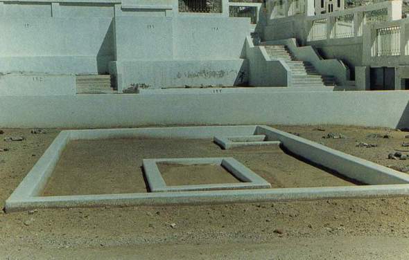 [imagetag] kuburan-sayyidah-khadijah-al-kubra-putranya-qasim-di-pojok_o.jpg